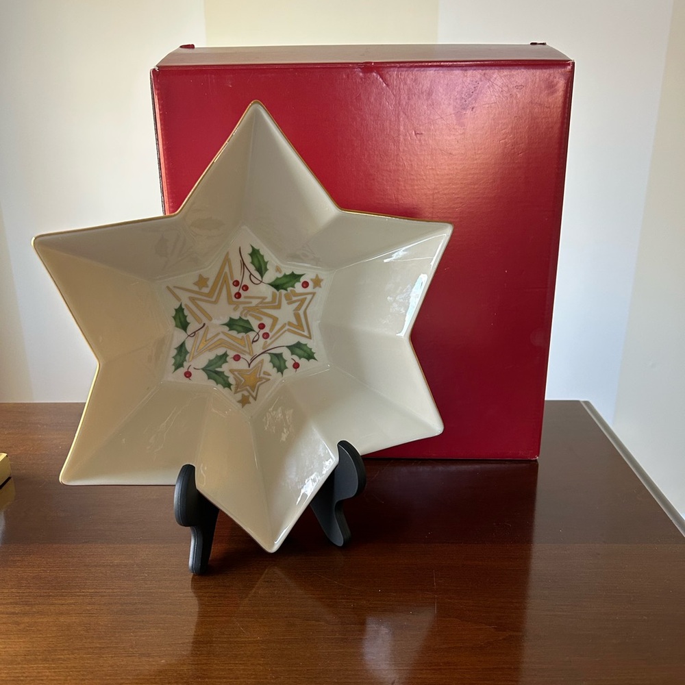 Lenox Brightest Star Bowl -11" tip to tip of Star - Christmas For the Holiday